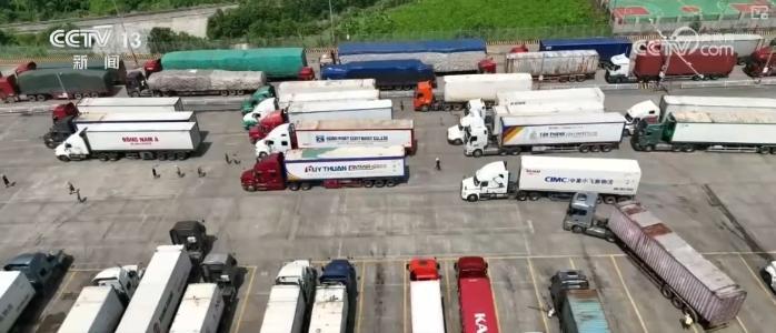 火熱的口岸貿(mào)易 中越經(jīng)貿(mào)往來(lái)的真實(shí)寫照